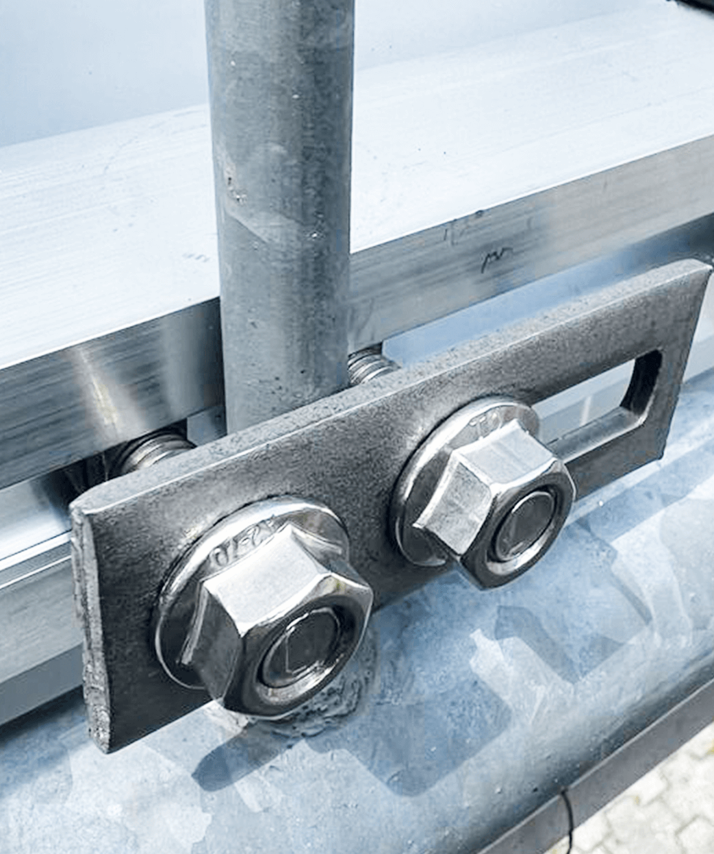 Balkonkraftwerk 400W (450Wp) bifazial Balkonhalterung Komplettset - Solarfabrik
