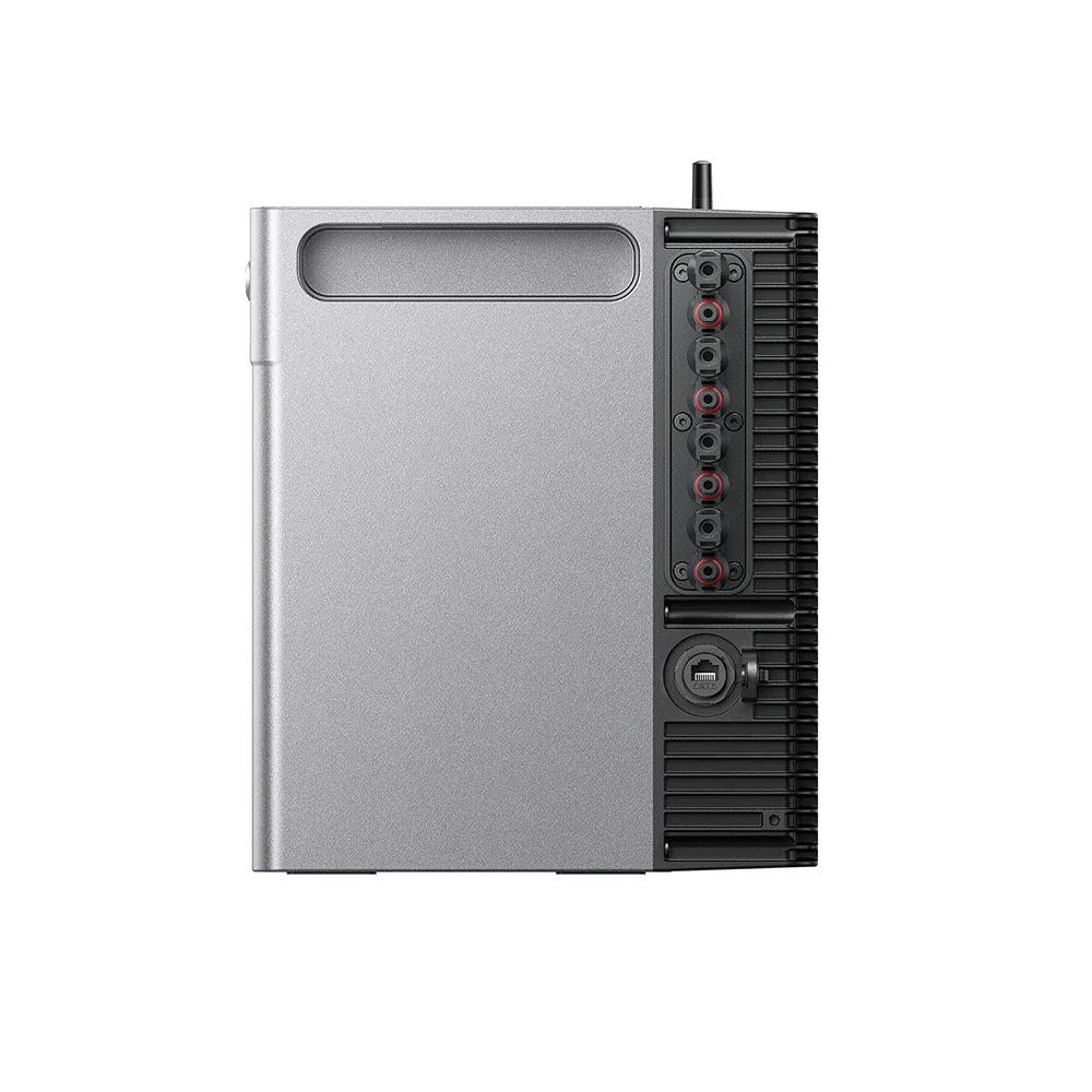 Zendure Solarflow 2400 Pro – Rückansicht des kompakten Solarbatteriespeichers in Silber-Schwarz